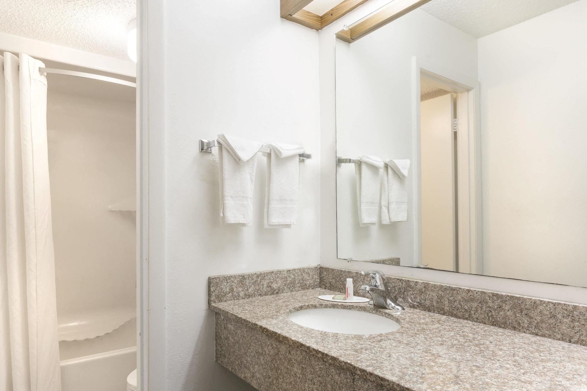 Super 8 By Wyndham Riviera Beach West Palm Beach מראה חיצוני תמונה