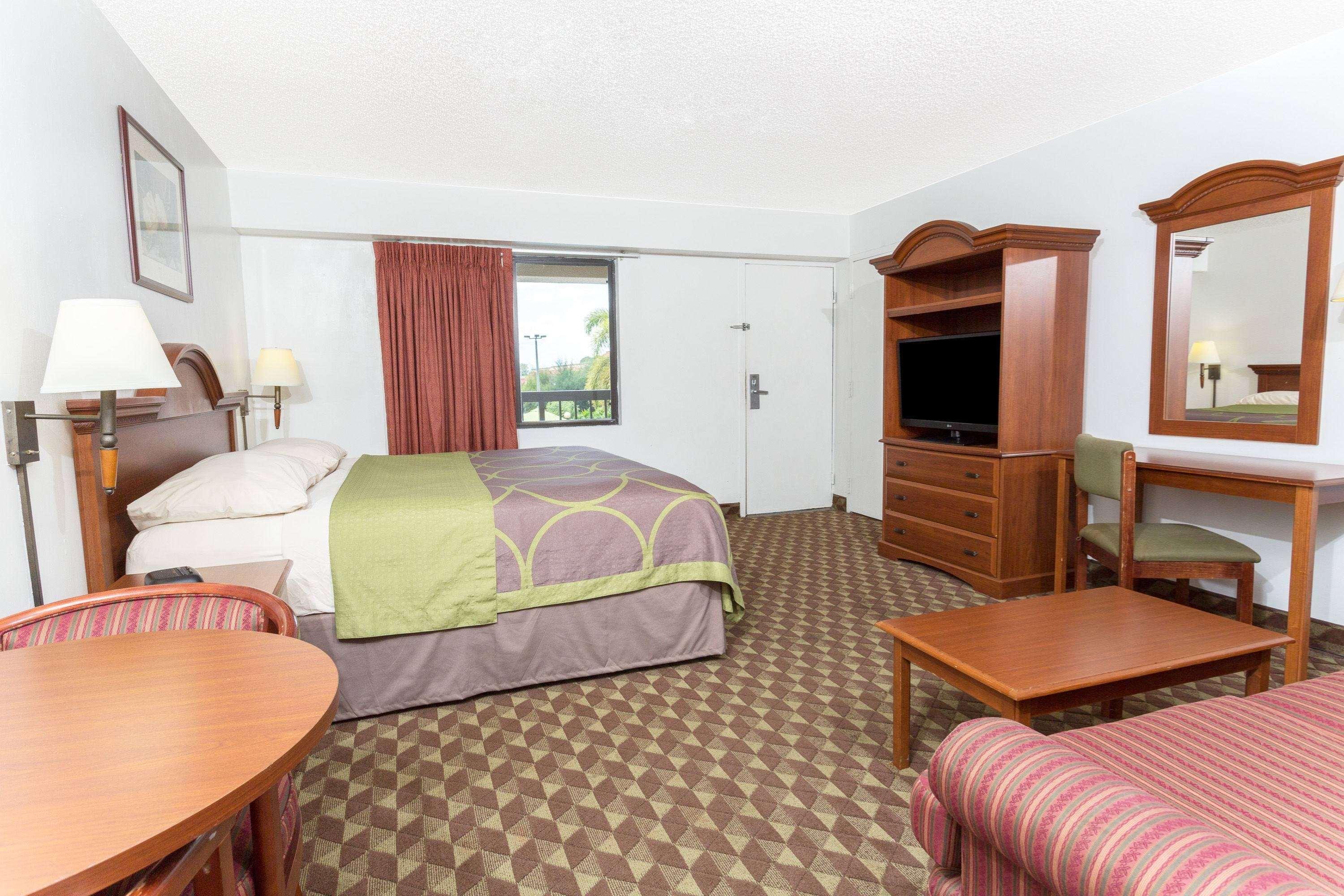Super 8 By Wyndham Riviera Beach West Palm Beach מראה חיצוני תמונה