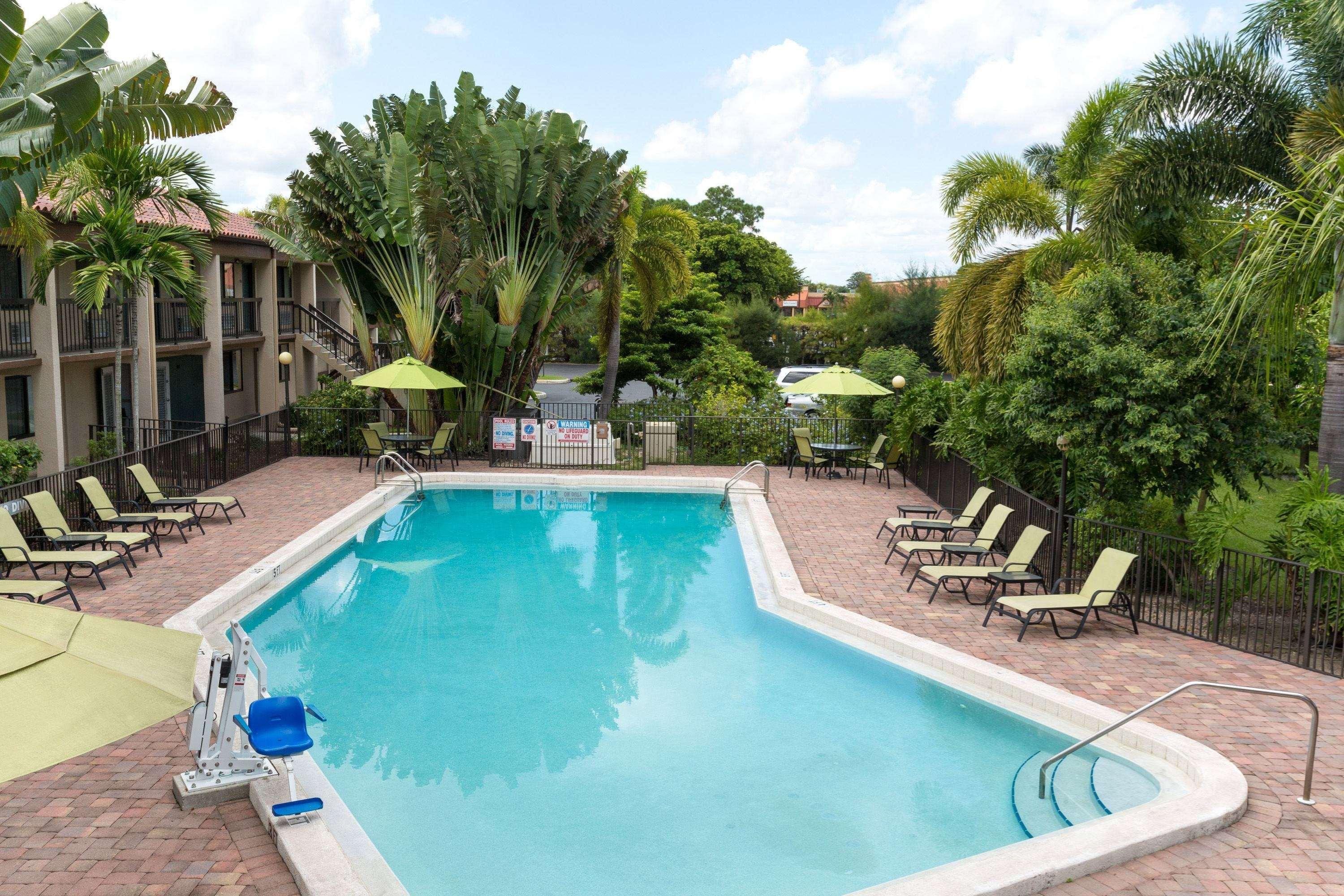 Super 8 By Wyndham Riviera Beach West Palm Beach מראה חיצוני תמונה