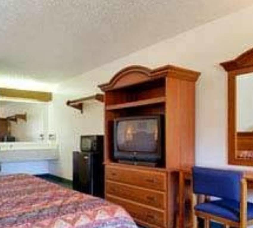 Super 8 By Wyndham Riviera Beach West Palm Beach מראה חיצוני תמונה